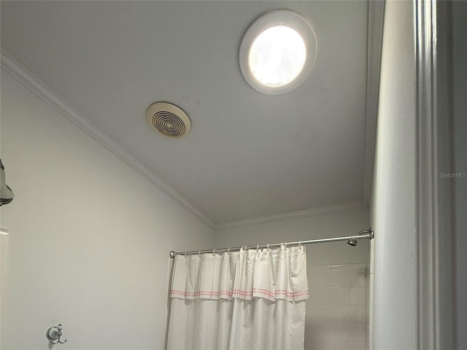 209 S Port Royal Ln Property Photo 24