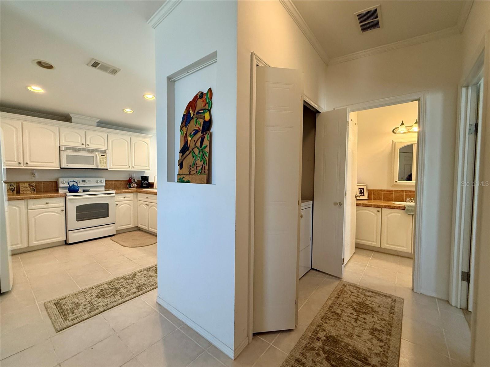 209 S Port Royal Ln Property Photo 25