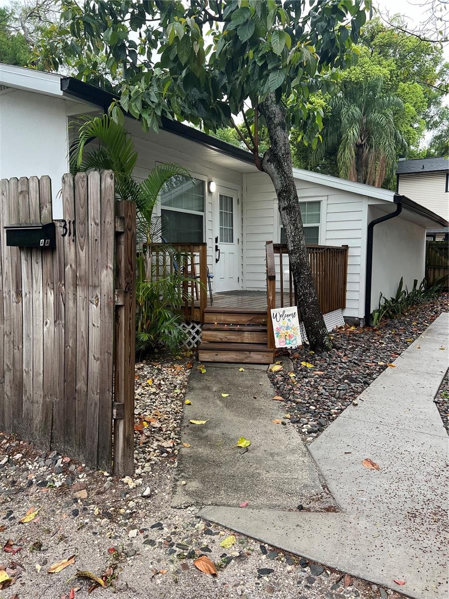 311 E Floribraska Ave #a Property Photo 2