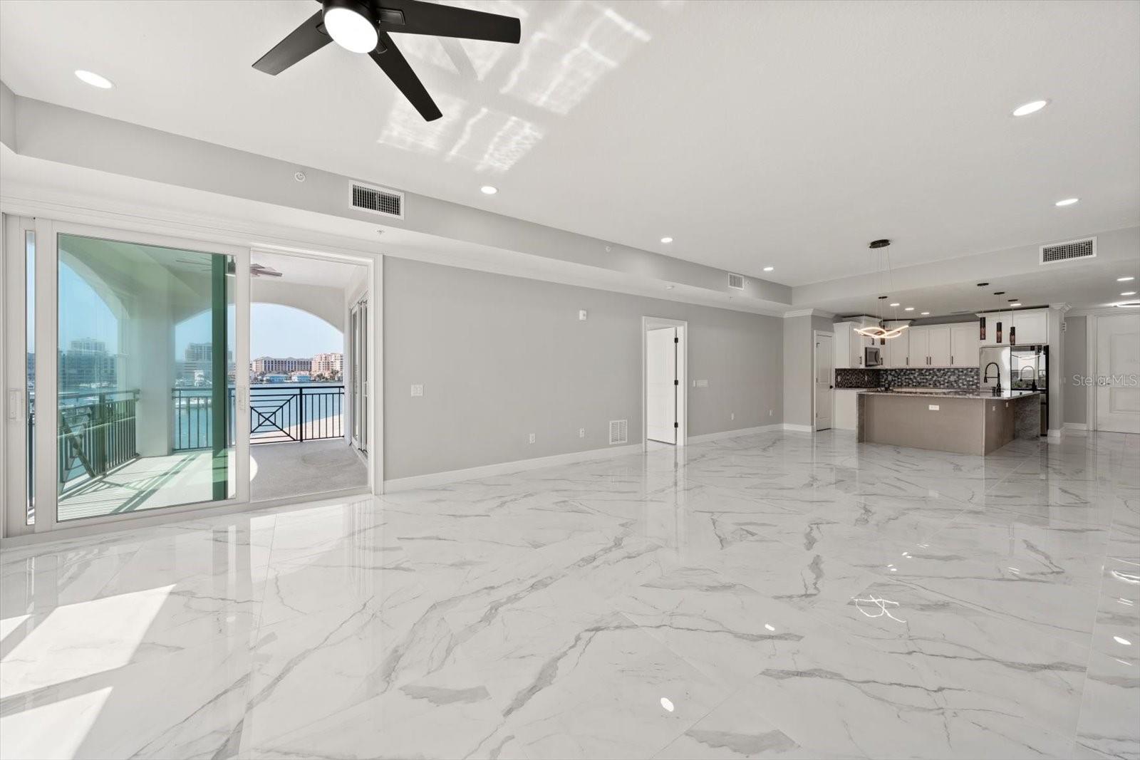 211 Dolphin Pt #303 Property Photo 6