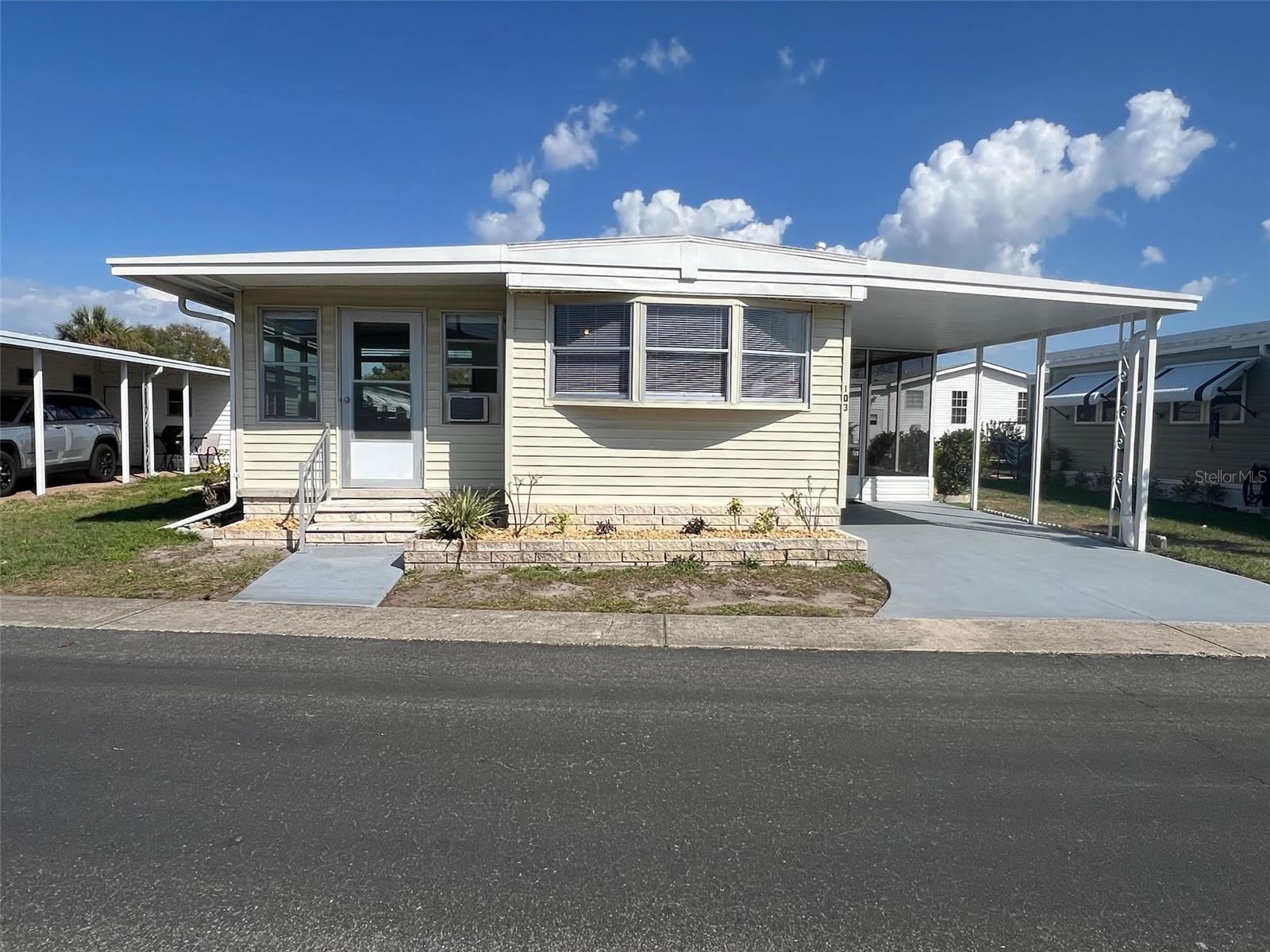 103 Pindo Palm St W Property Photo 3