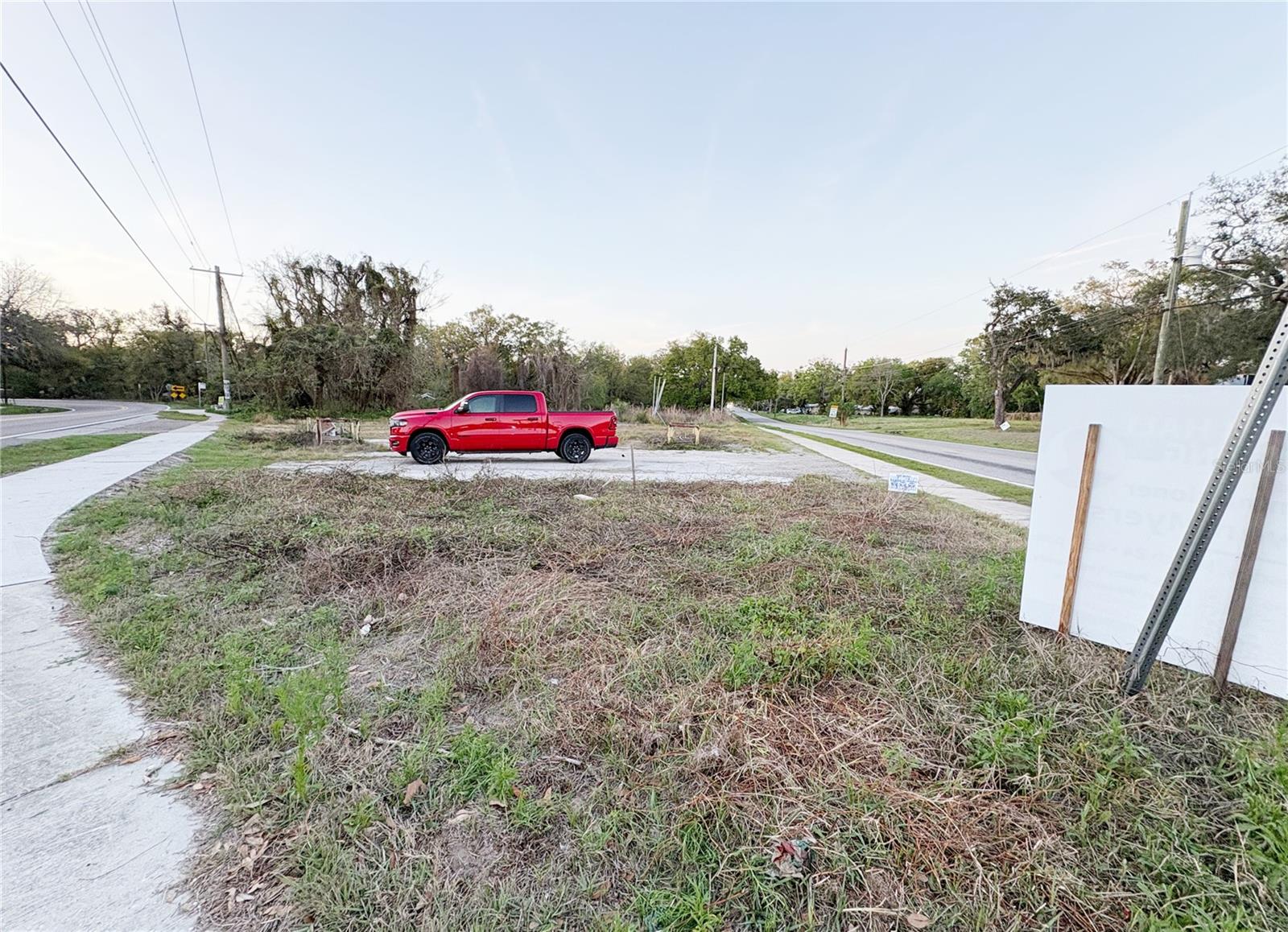535 Maydell Dr Property Photo 6