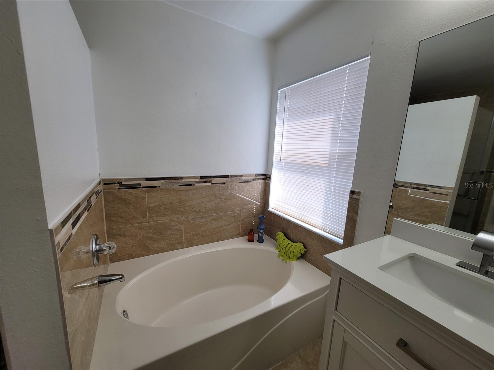 27640 Breakers Dr Property Photo 39