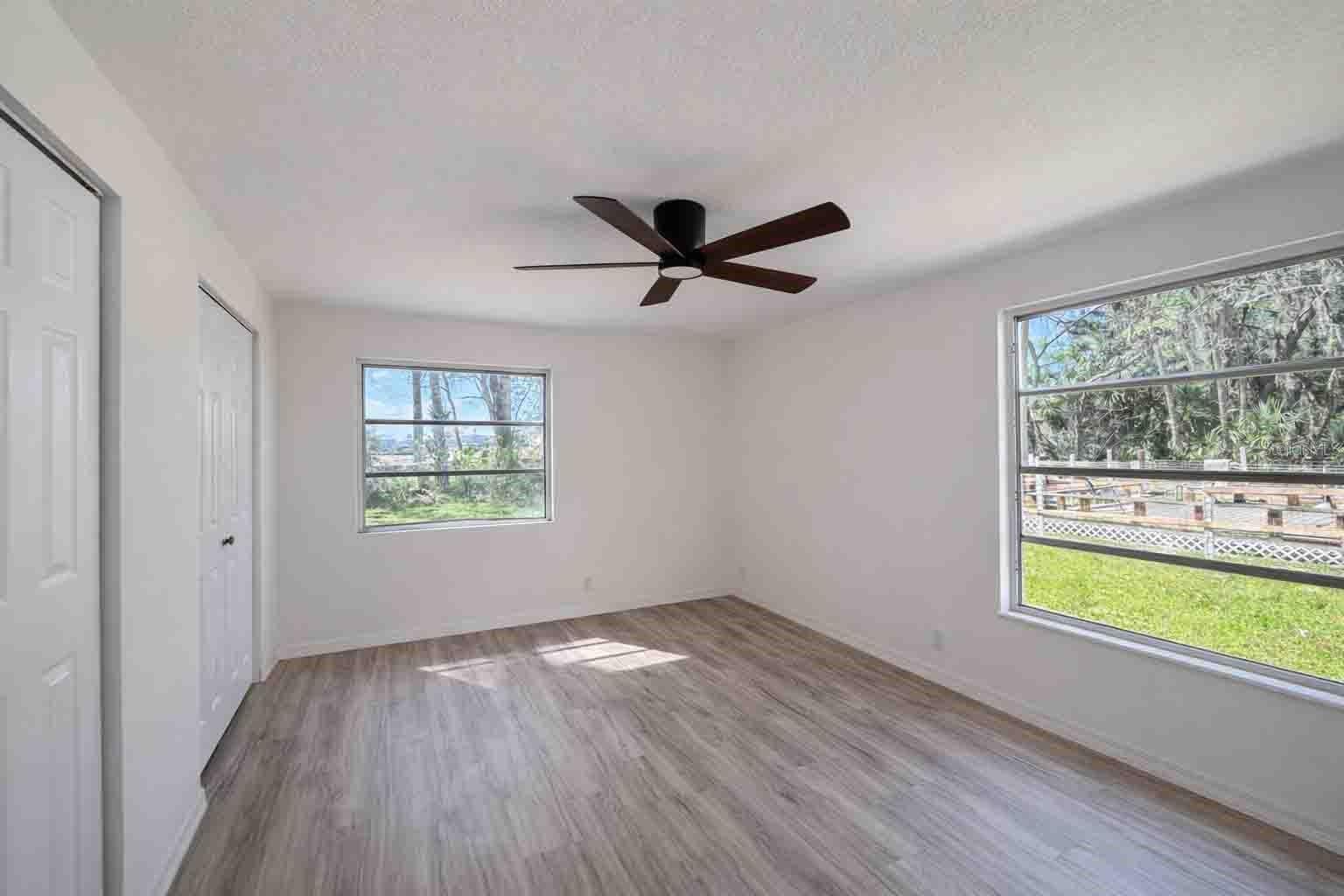 502 Nw Crystal St Property Photo 11