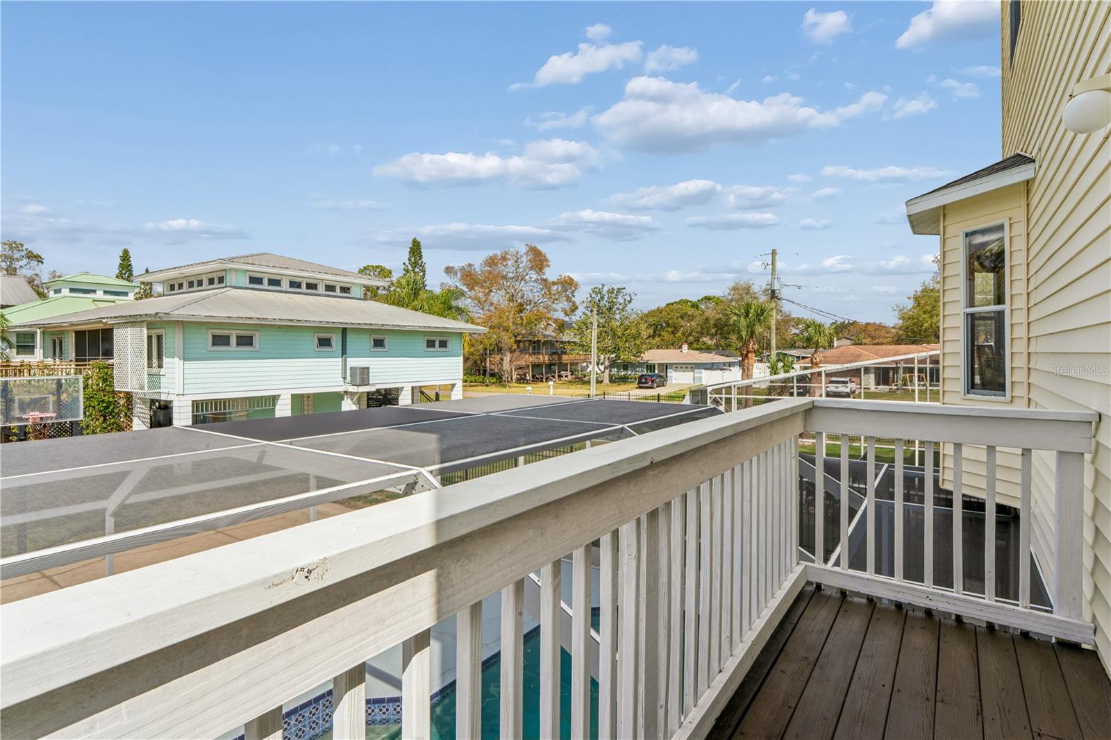 402 Shore Dr W Property Photo 19