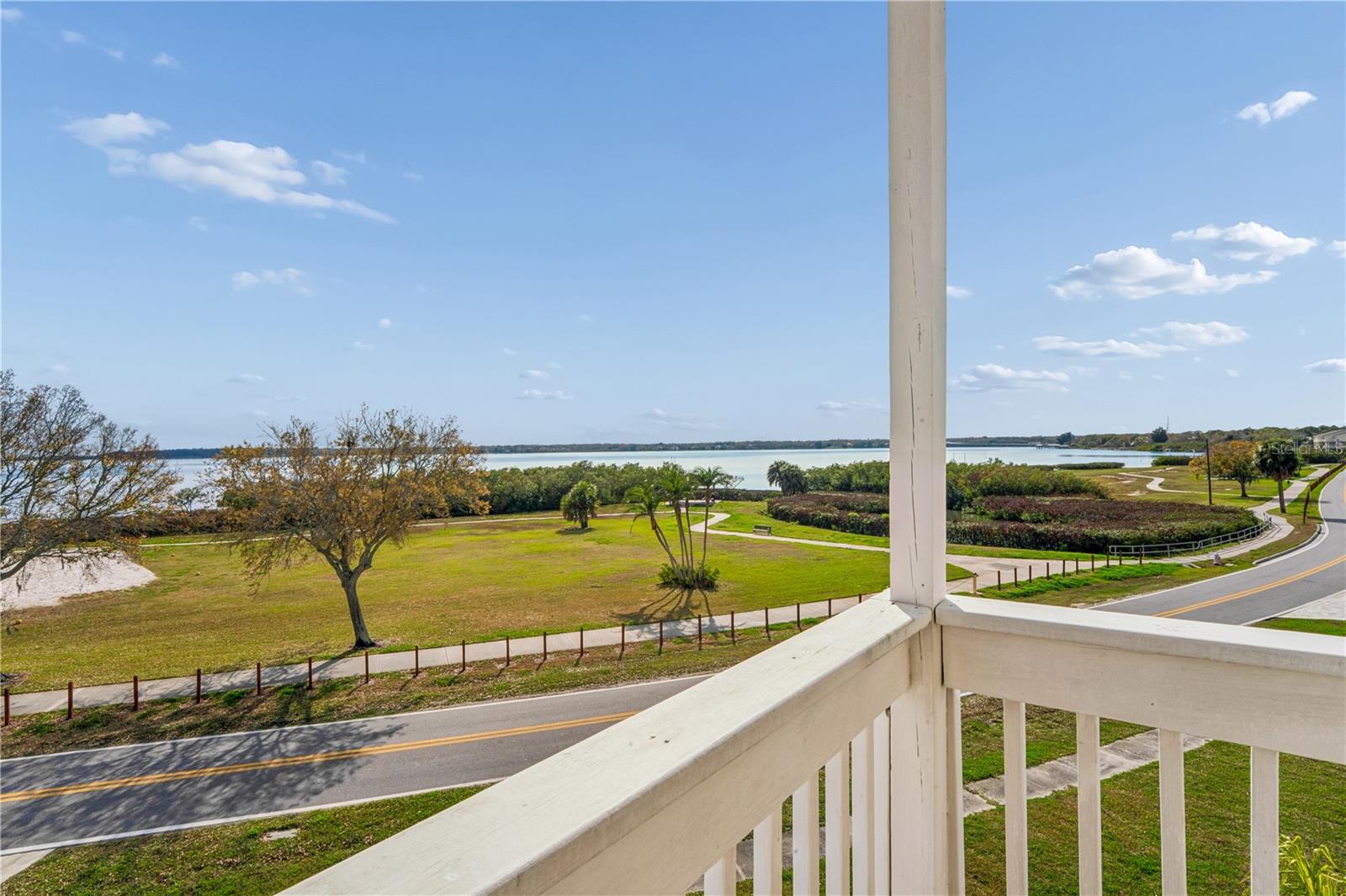 402 Shore Dr W Property Photo 20