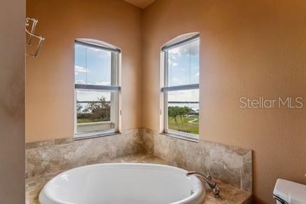 402 Shore Dr W Property Photo 27
