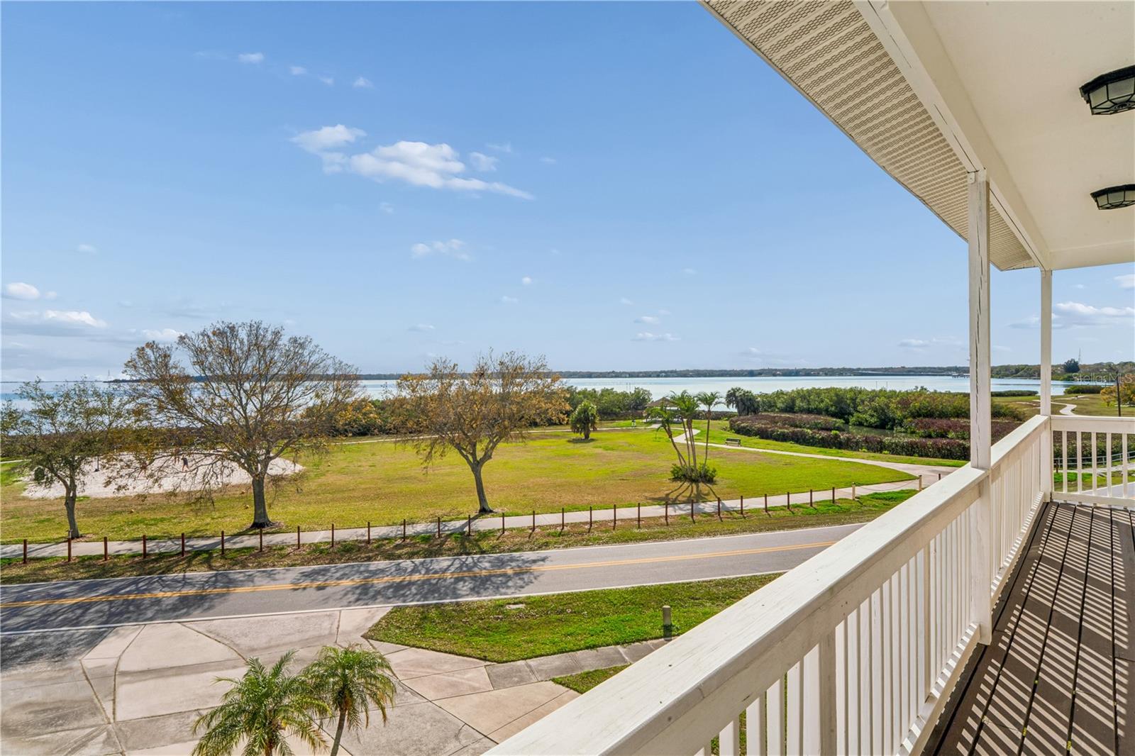 402 Shore Dr W Property Photo 38