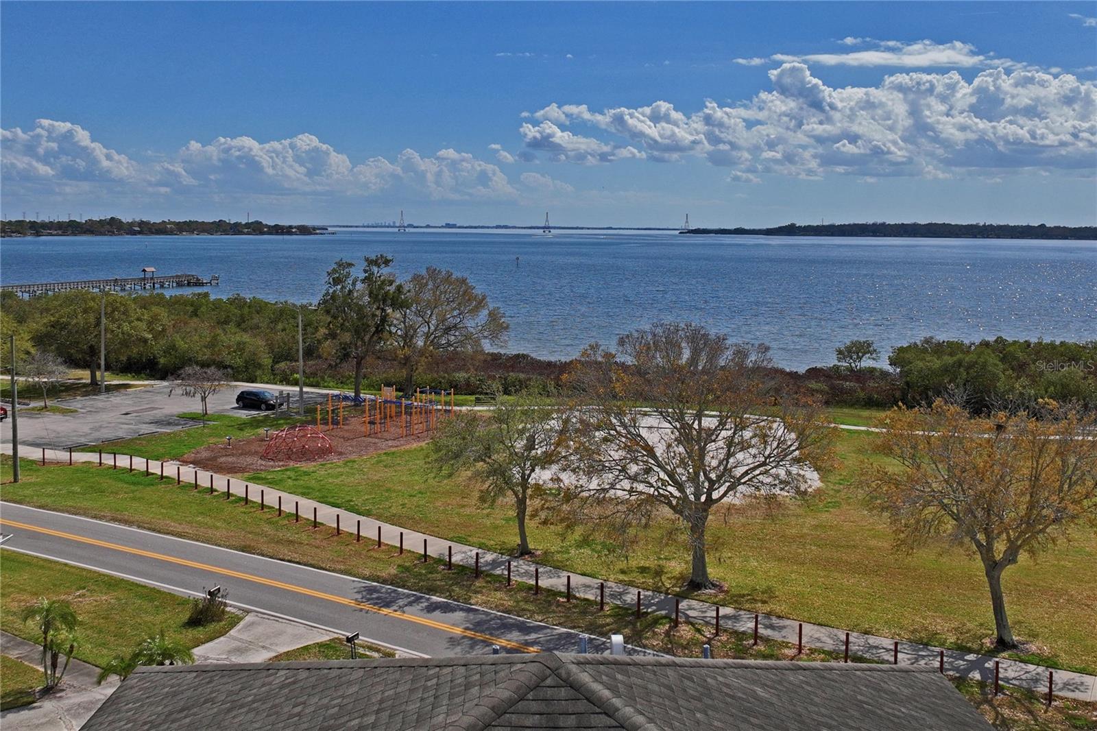 402 Shore Dr W Property Photo 44
