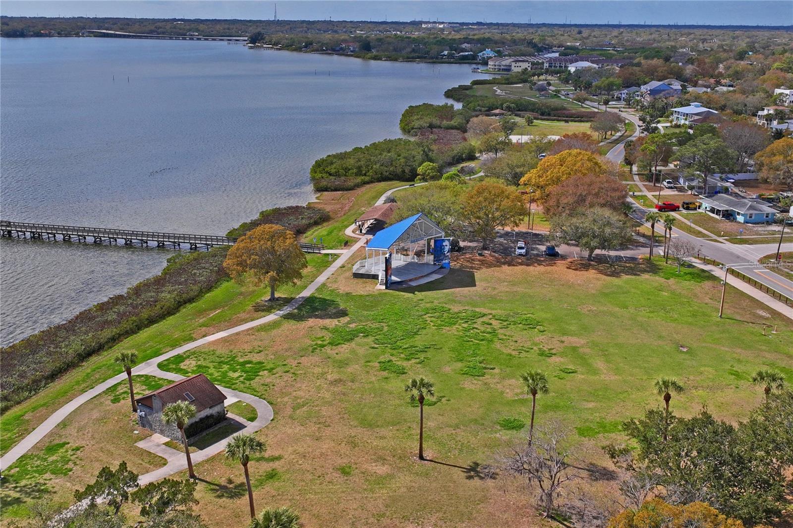 402 Shore Dr W Property Photo 54