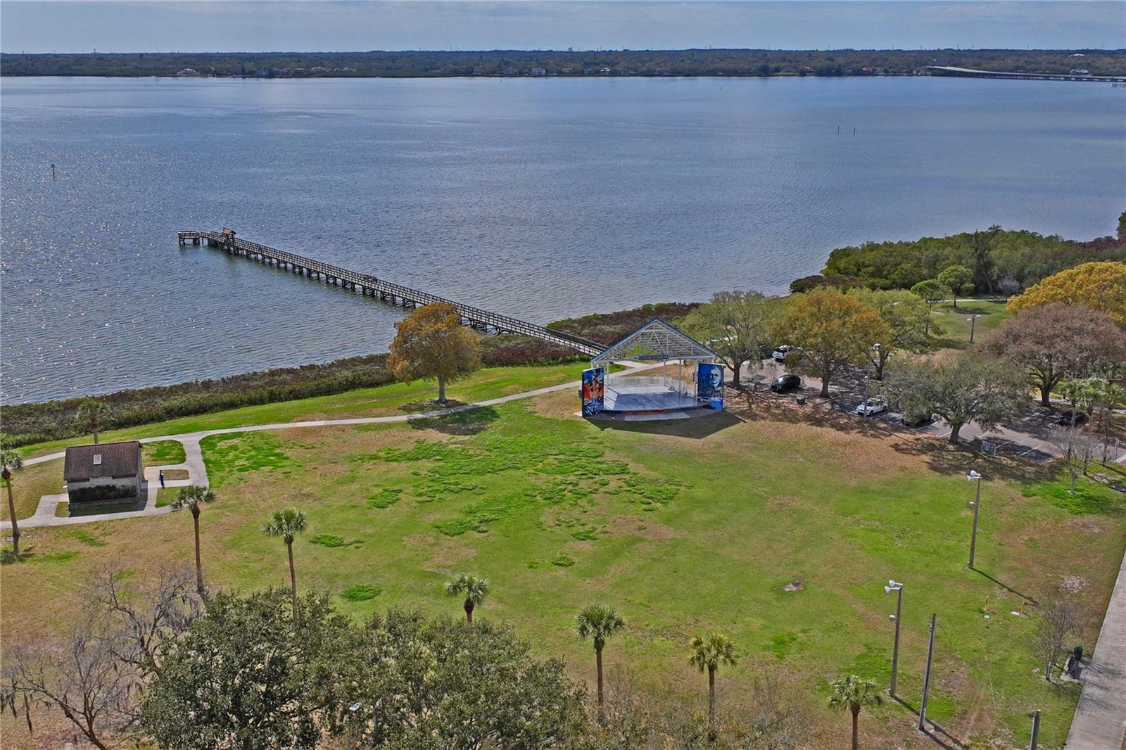 402 Shore Dr W Property Photo 56