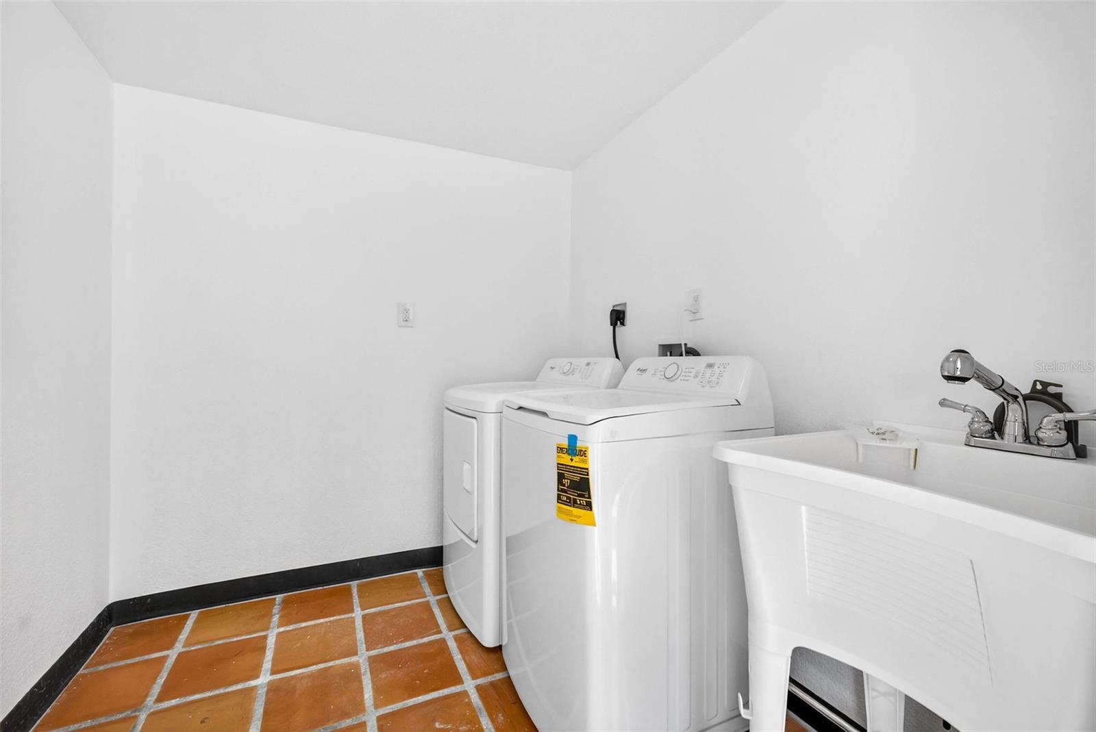 236 San Salvador Dr Property Photo 76