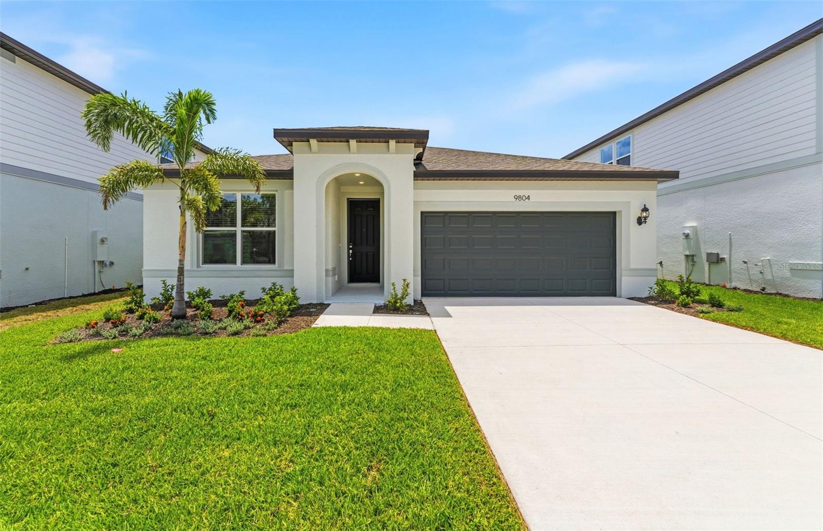 9804 Redwood Heights Loop Property Photo 1