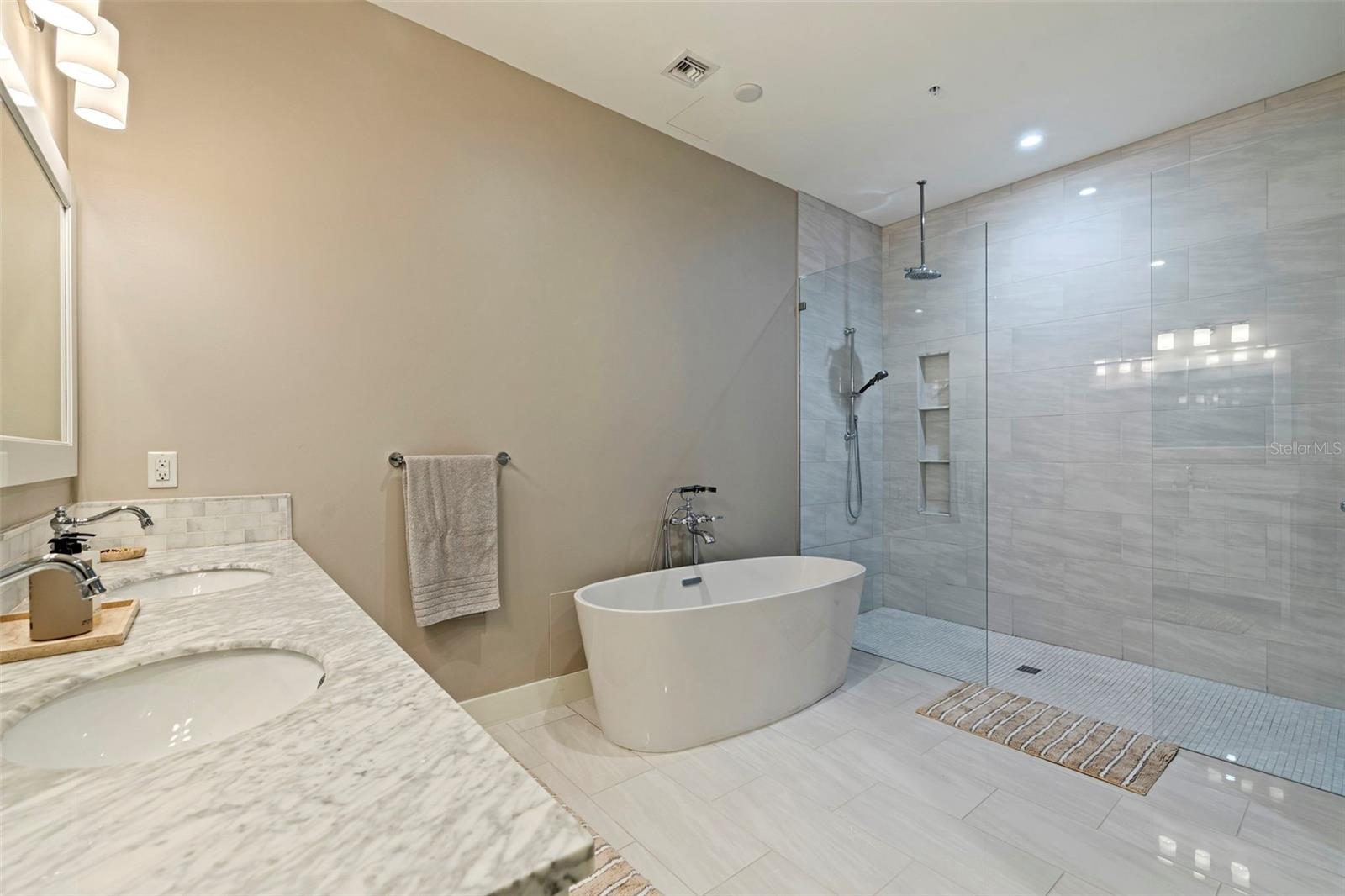 91 Davis Blvd #201 Property Photo 20