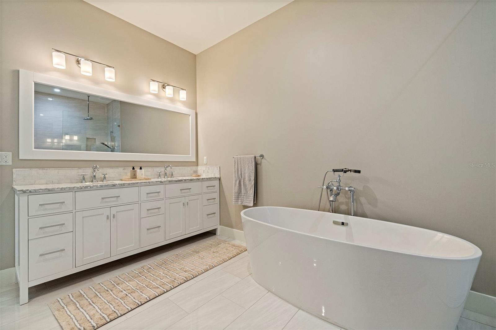 91 Davis Blvd #201 Property Photo 21