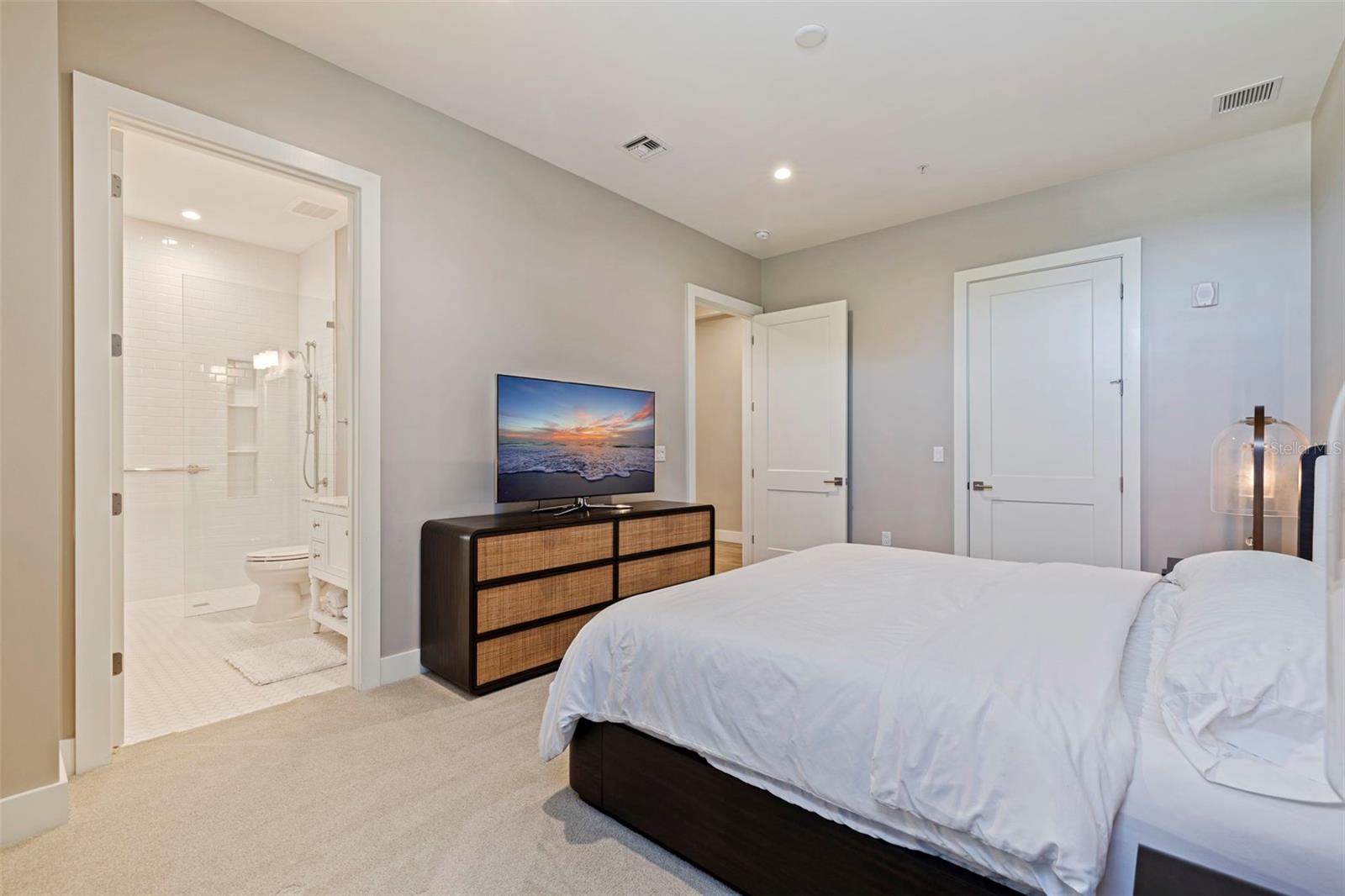 91 Davis Blvd #201 Property Photo 25