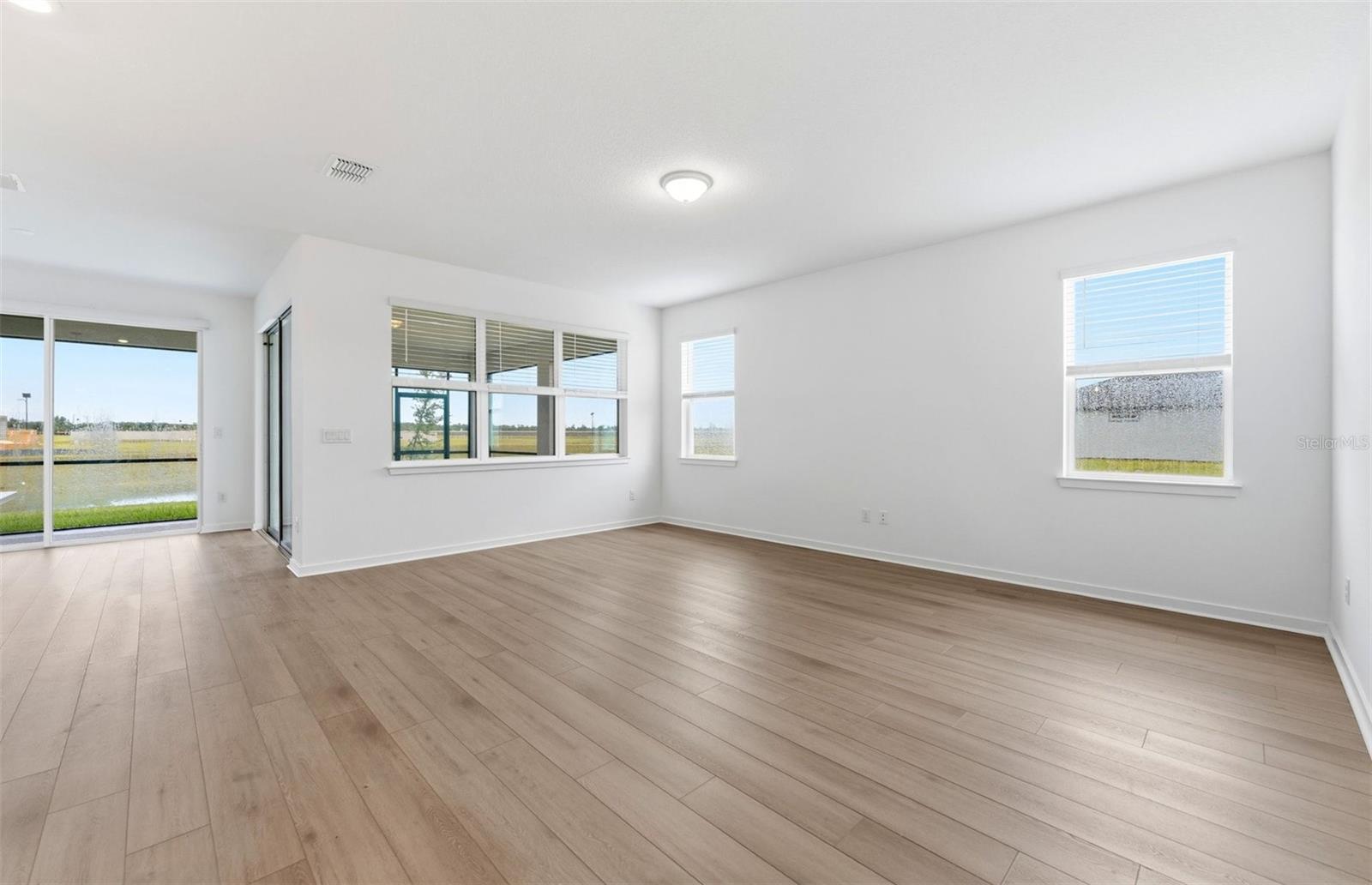 10005 Johnson Oaks Gln Property Photo 6