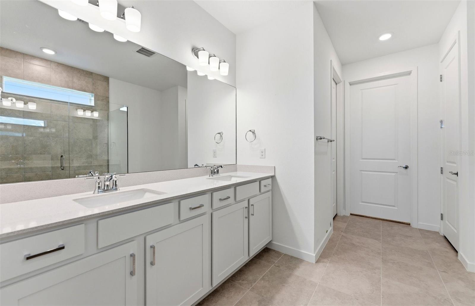 10005 Johnson Oaks Gln Property Photo 9