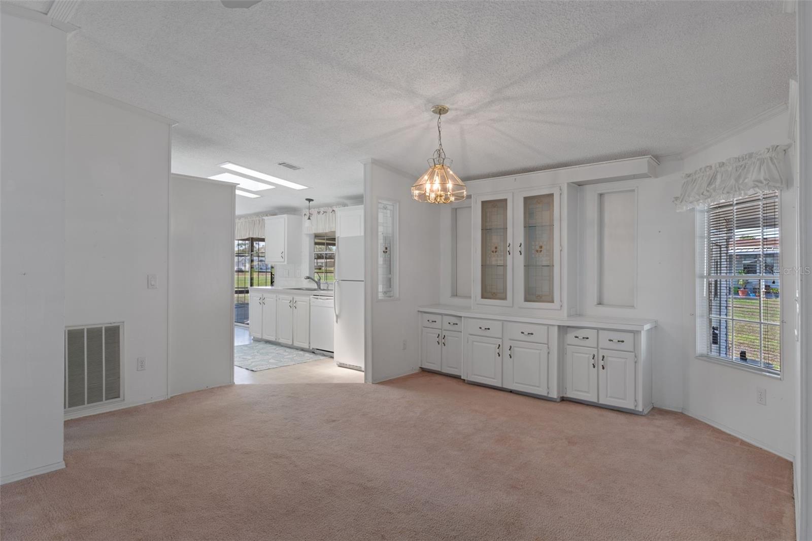 7482 Dinsmore St Property Photo 10