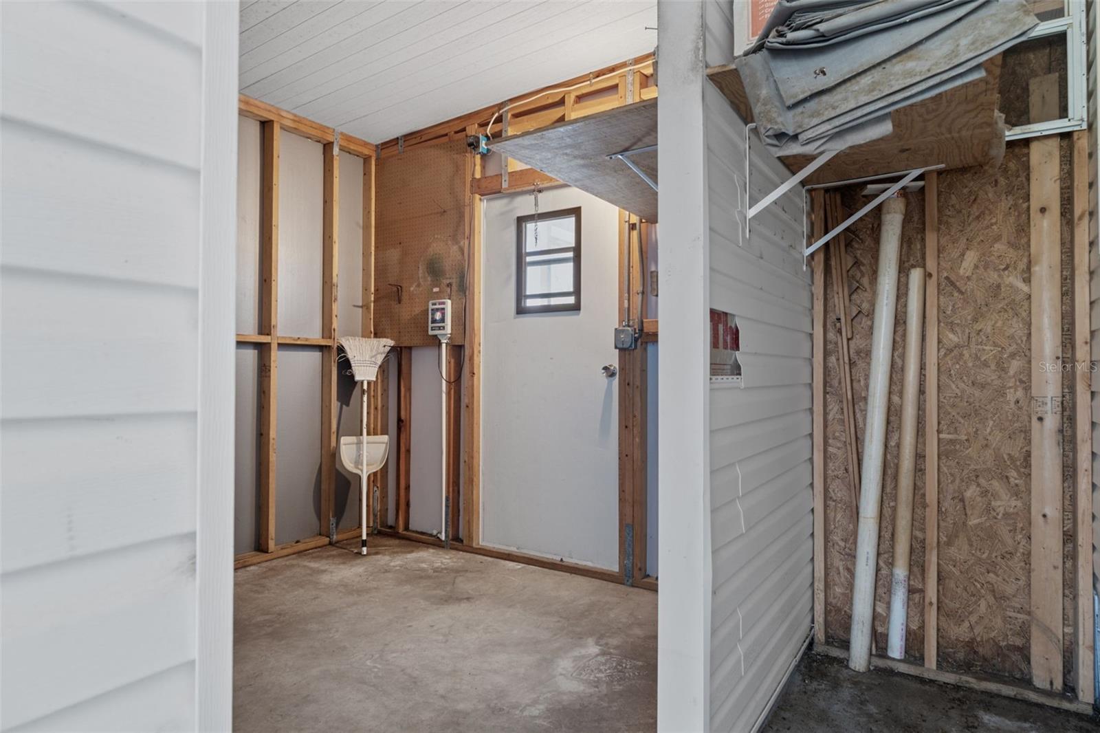 7482 Dinsmore St Property Photo 28