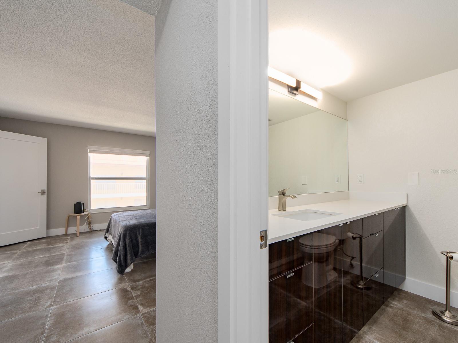 105 Island Way #143 Property Photo 14