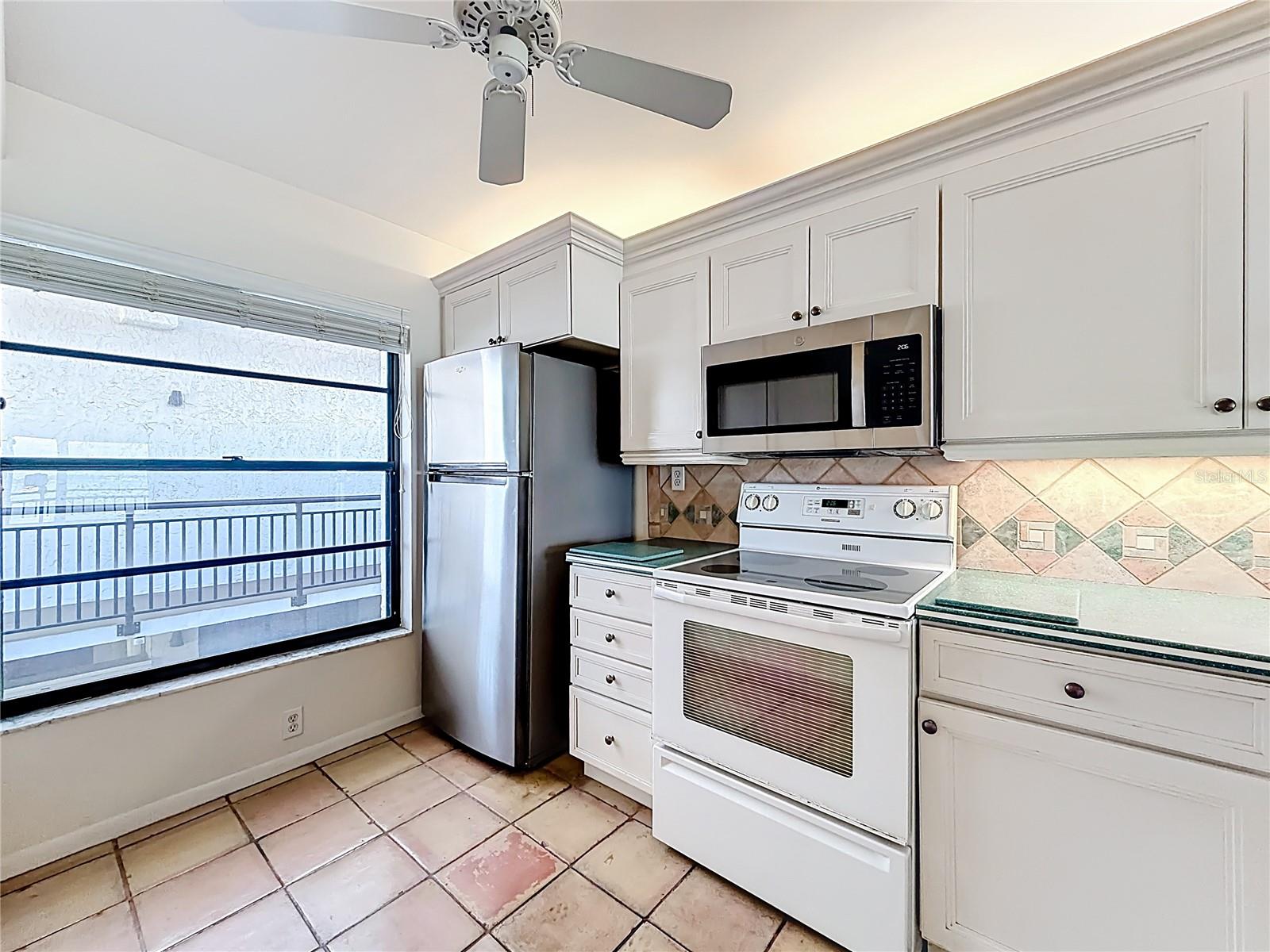 6211 Sun Blvd #211 Property Photo 3