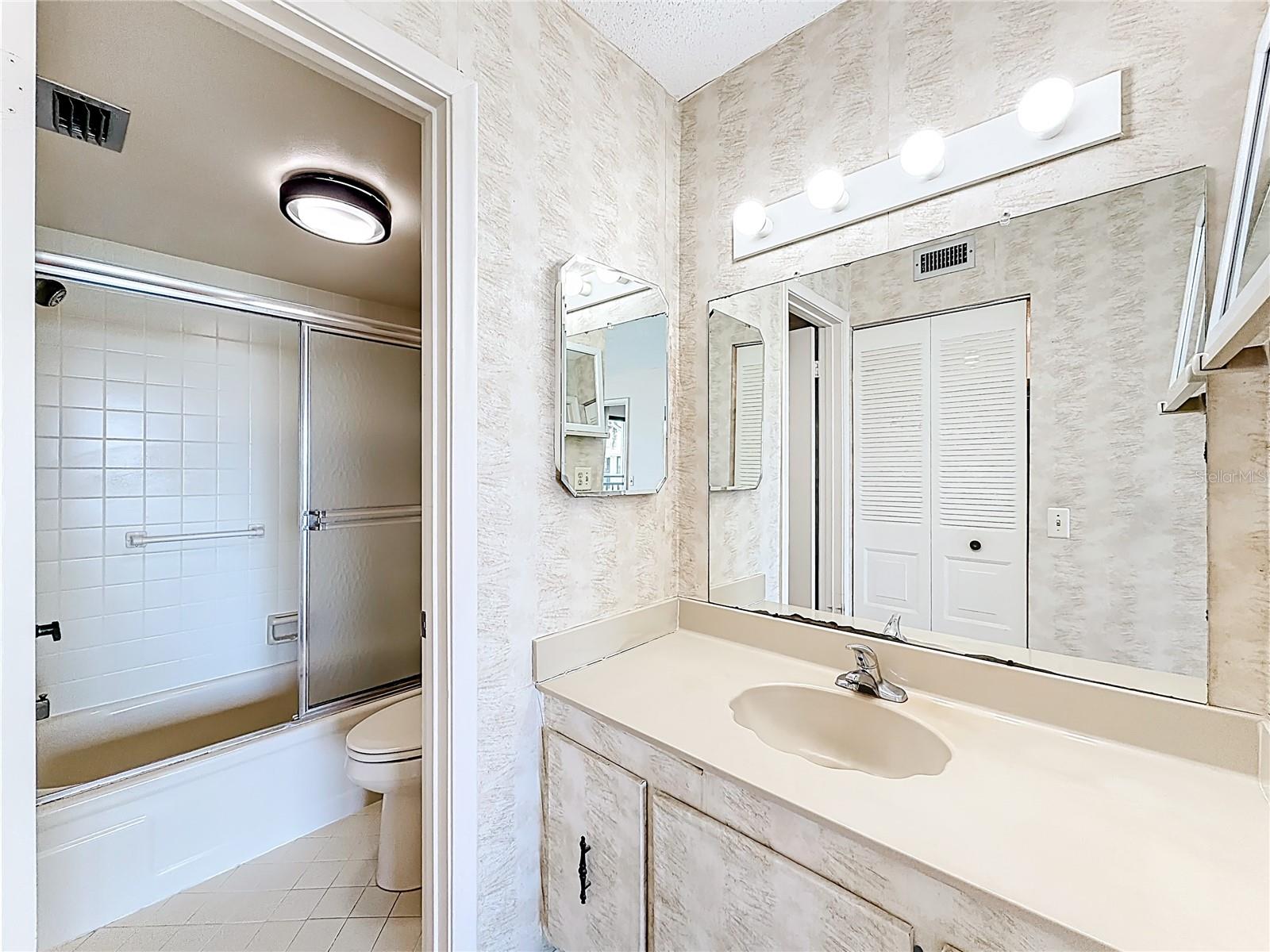 6211 Sun Blvd #211 Property Photo 12