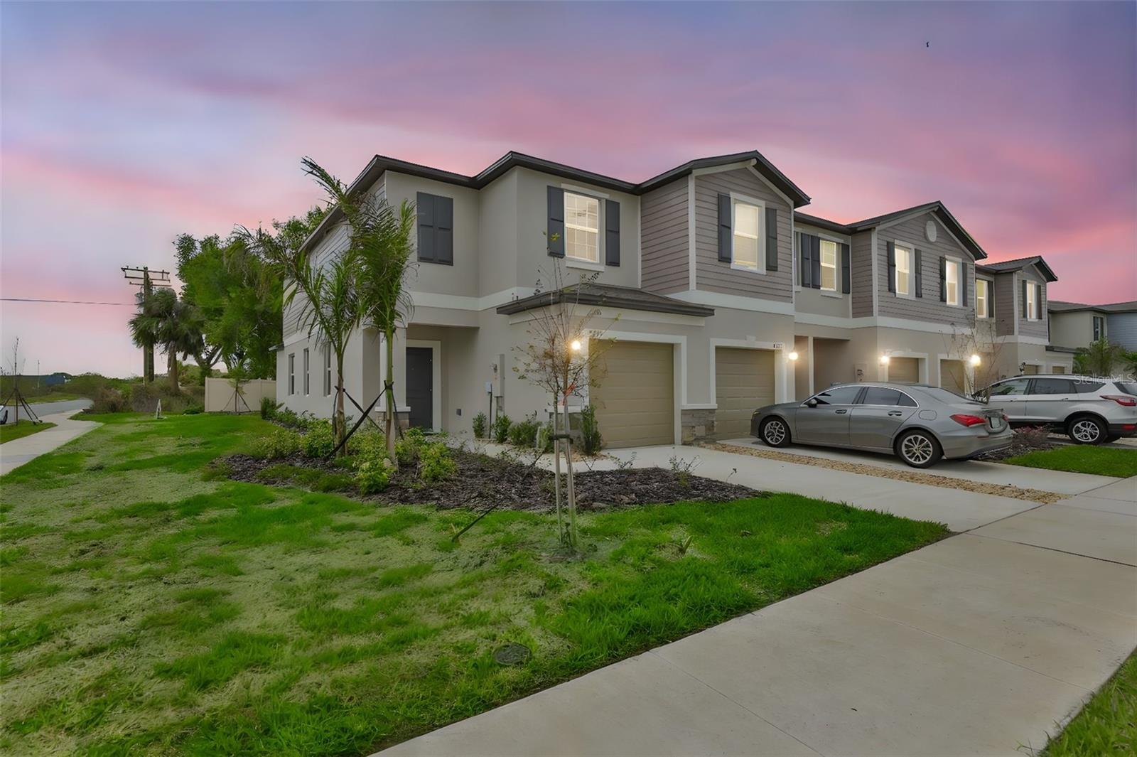 2661 SUNRAY VENUS WAY Property Photo 1