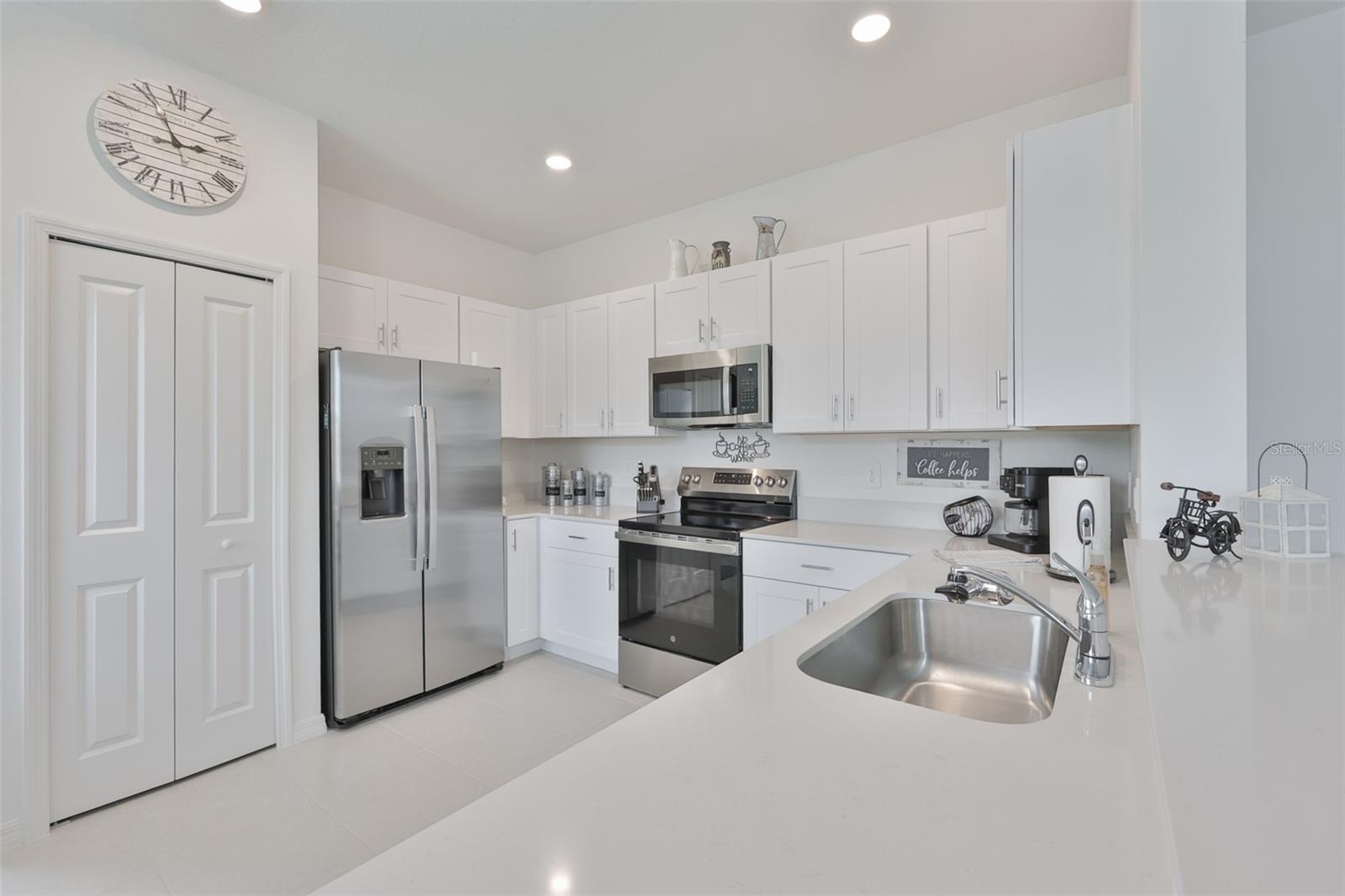 2661 Sunray Venus Way Property Photo 6