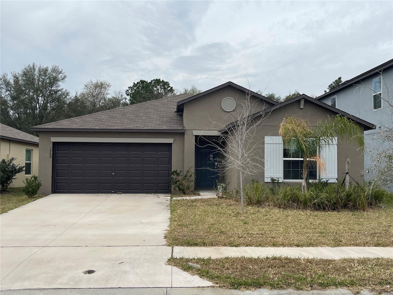 1700 Red Loop Property Photo 1