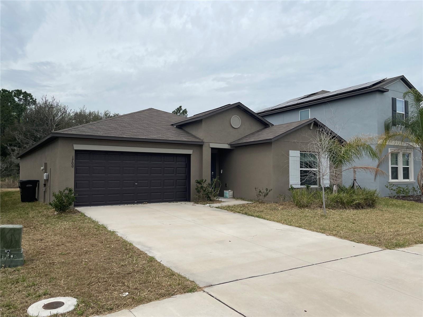 1700 Red Loop Property Photo 3