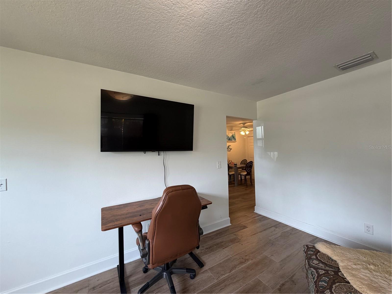 3230 W Saint Conrad St Property Photo 7