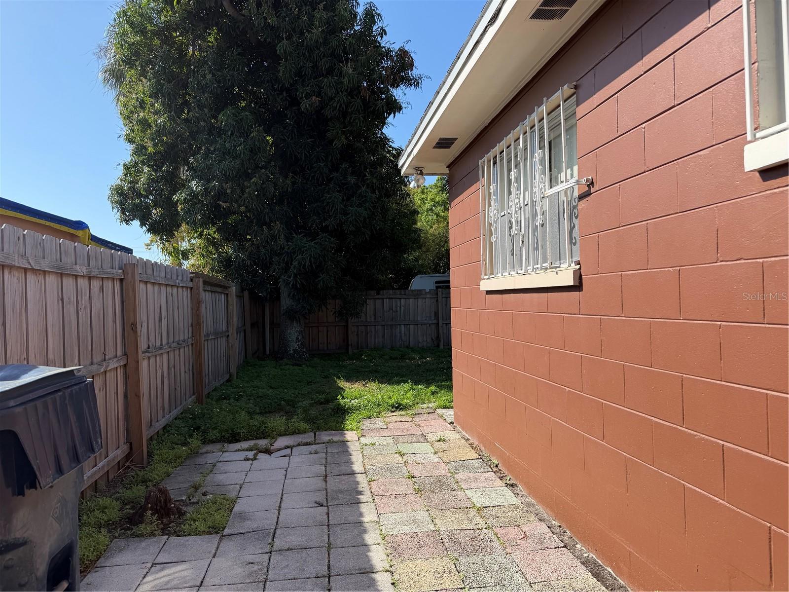 3230 W Saint Conrad St Property Photo 10
