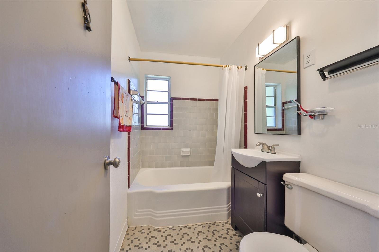 3908 W Wallace Ave Property Photo 7