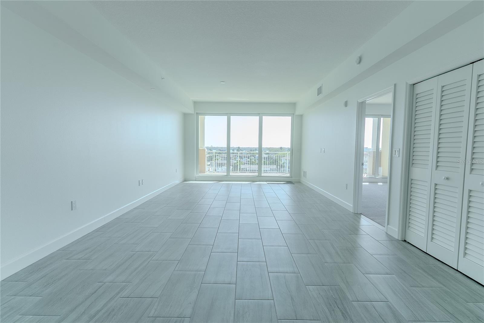 125 Island Way #503 Property Photo 14