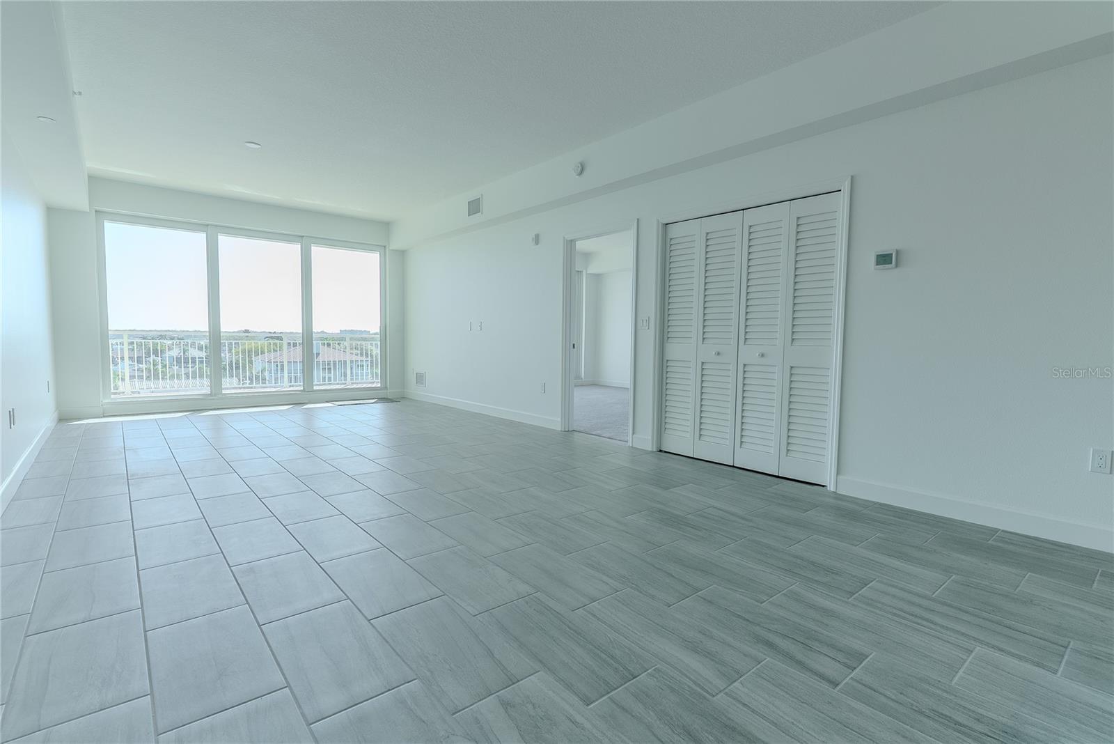 125 Island Way #503 Property Photo 15