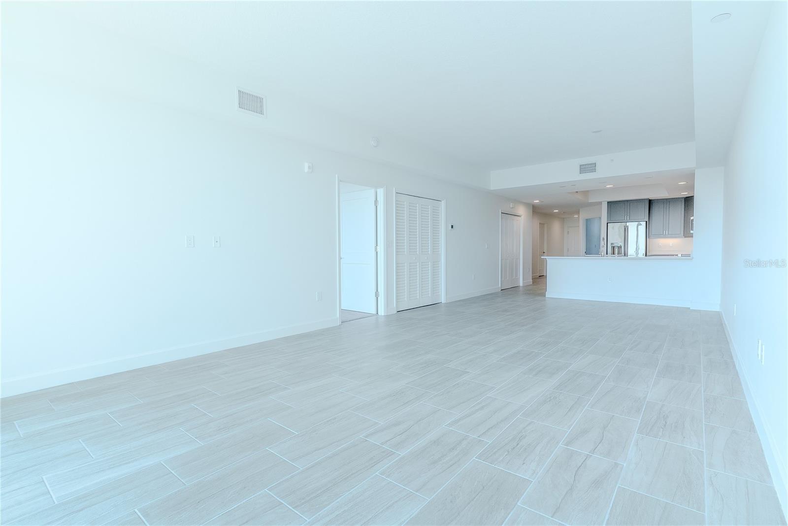 125 Island Way #503 Property Photo 18