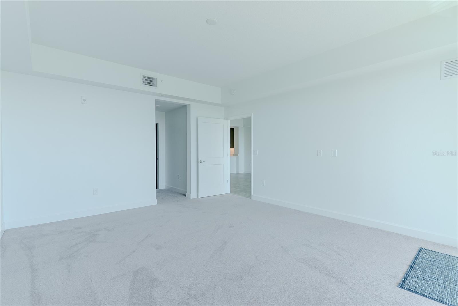 125 Island Way #503 Property Photo 23