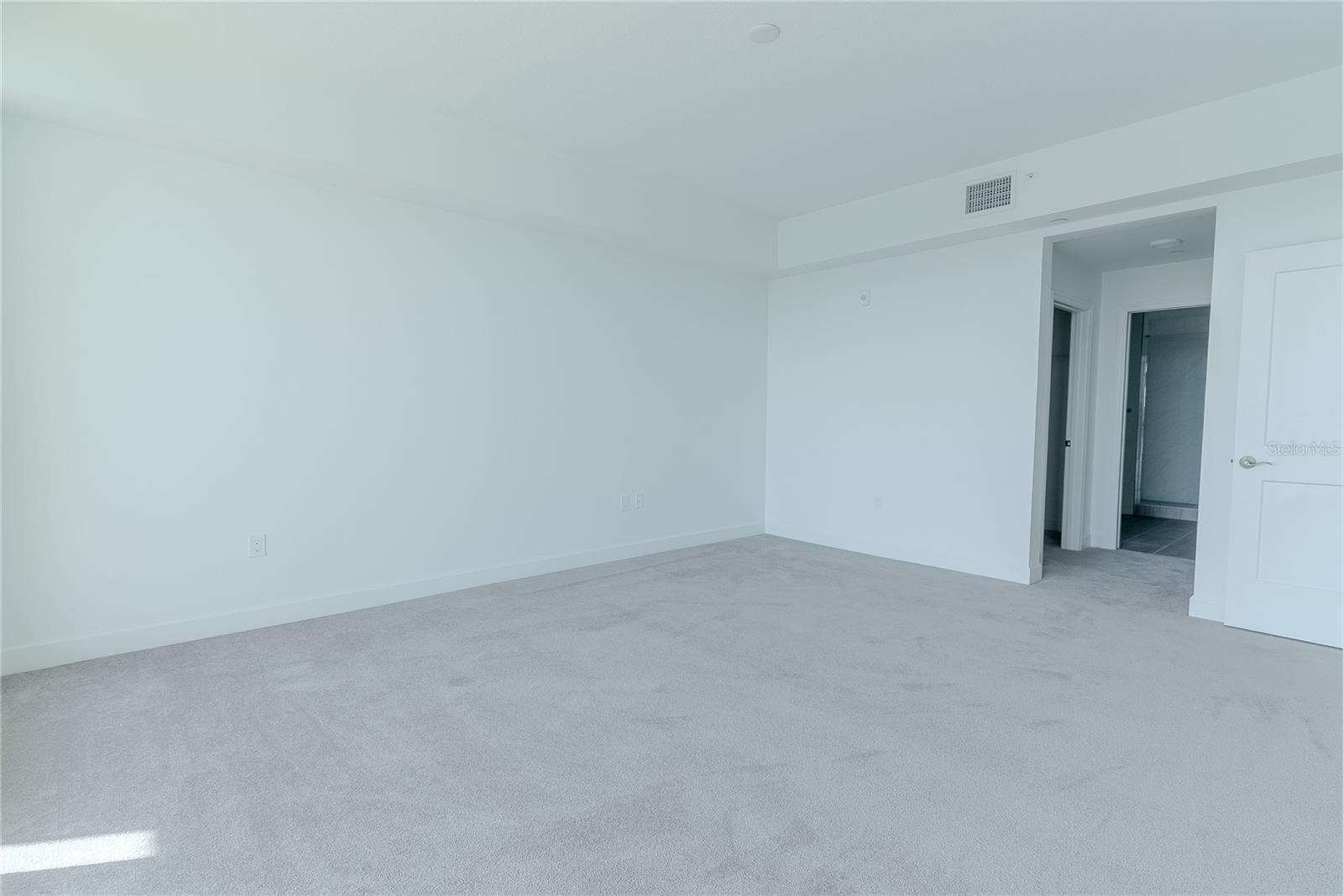 125 Island Way #503 Property Photo 24