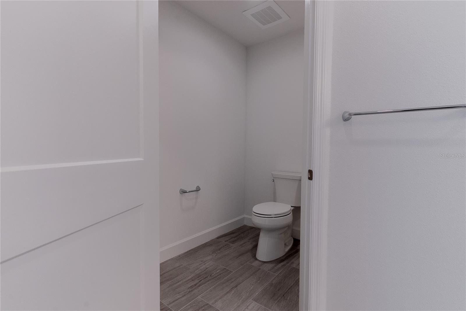 125 Island Way #503 Property Photo 31