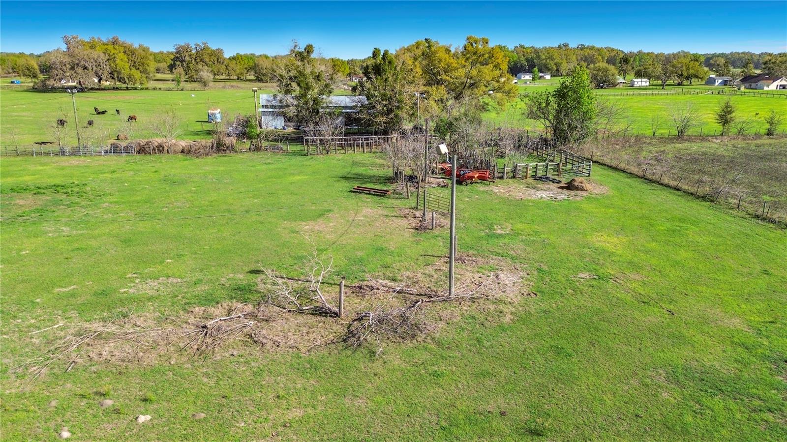 855 Ne 107th Rd Property Photo 16