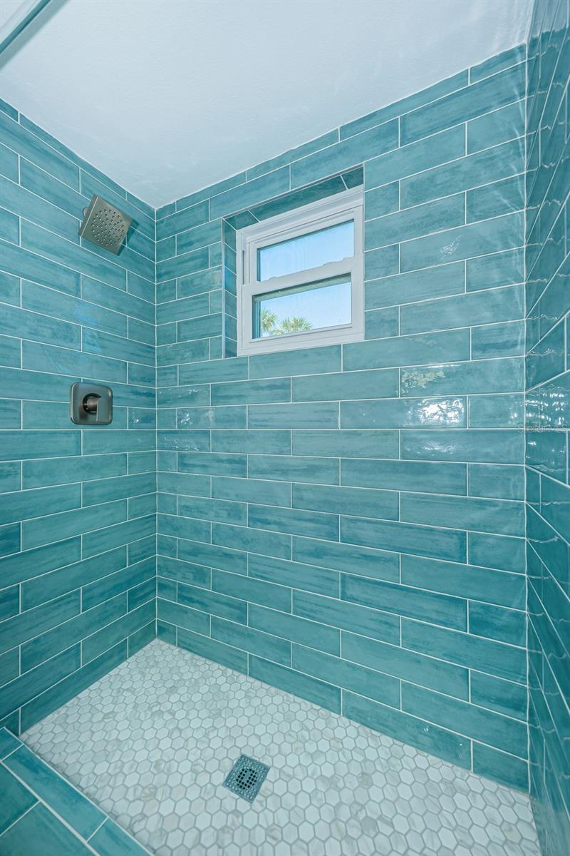 4700 Cove Cir #110 Property Photo 20