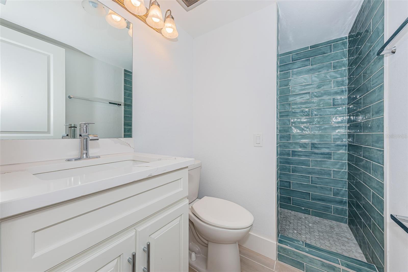 4700 Cove Cir #110 Property Photo 23