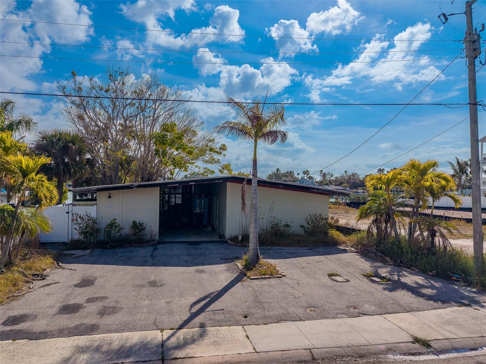 1217 Bay Shore Blvd Property Photo 1