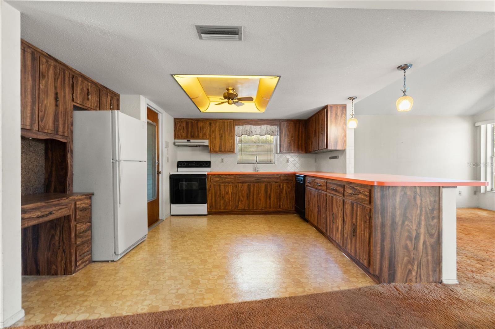 8511 Long Boat Ln Property Photo 10