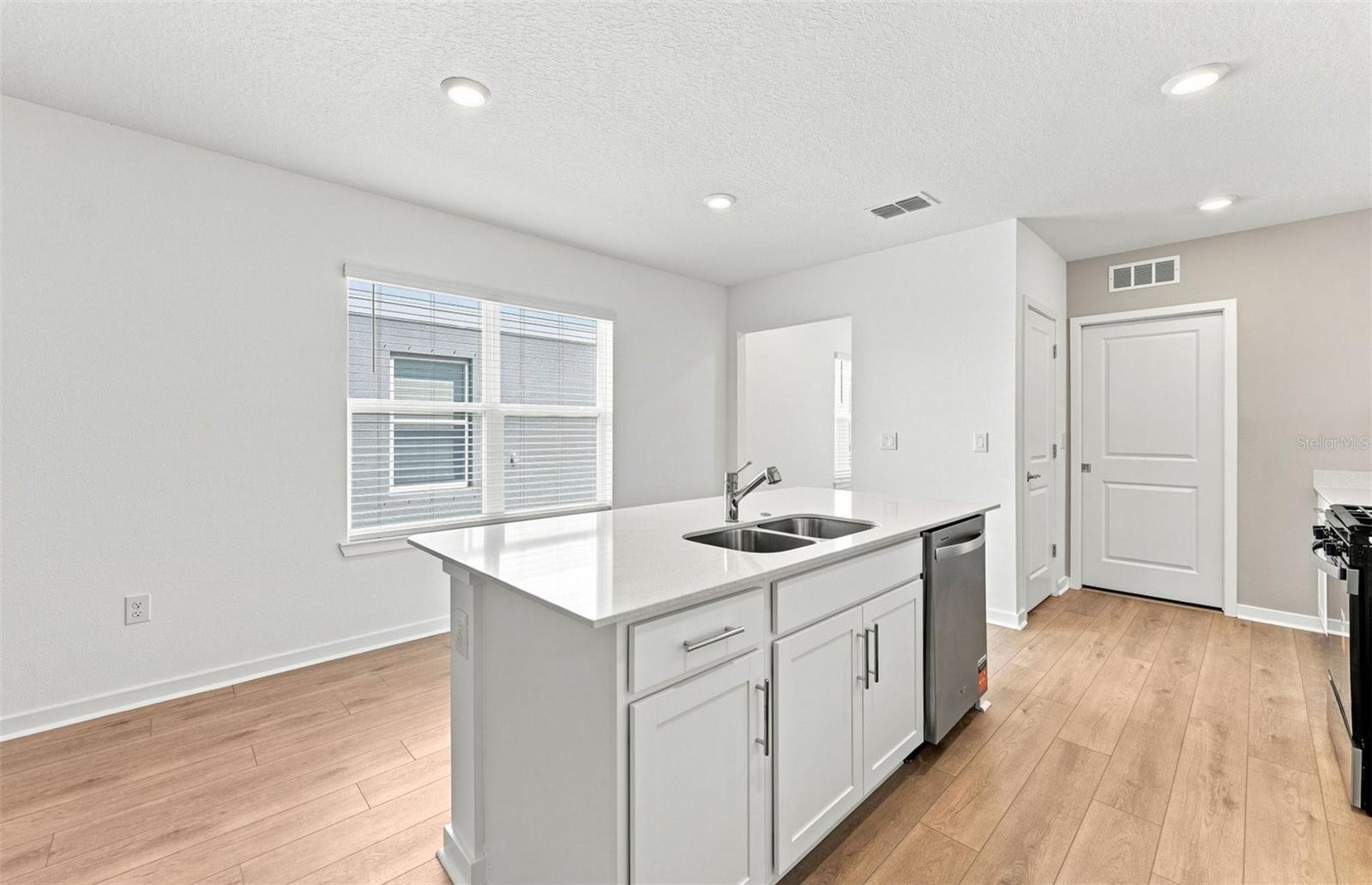 6287 Broad Field Ave Property Photo 4