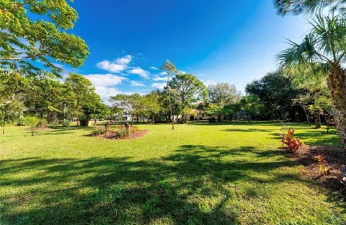 25271 Roland Ln Property Photo 3
