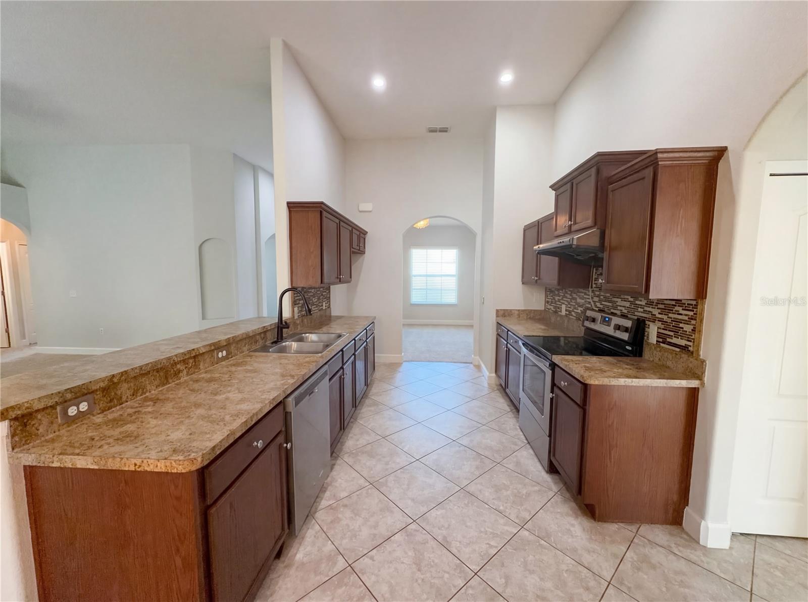 6326 Hickory Leaf Pl Property Photo 2