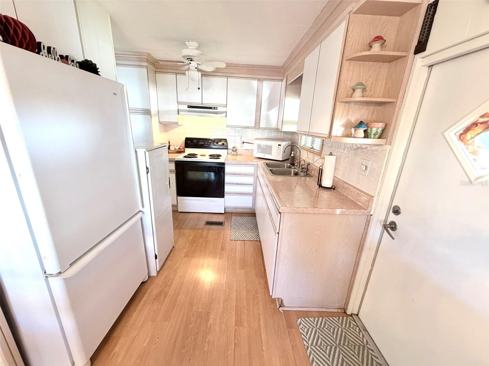 2224 Ca D Oro Dr Property Photo 4