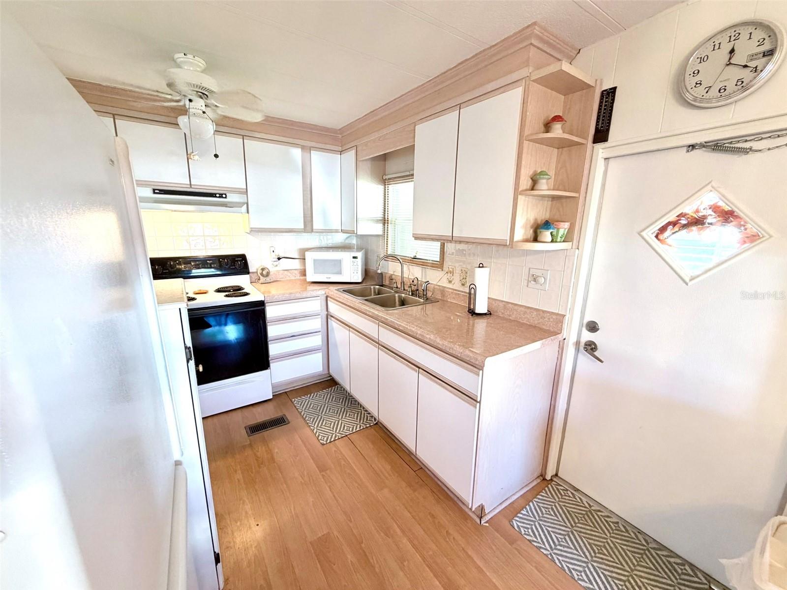 2224 Ca D Oro Dr Property Photo 5